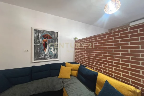 Shtepi me qera 2+1 ne Tirane - 350 Euro