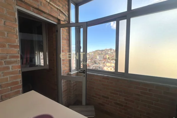 Shtepi me qera 2+1 ne Tirane - 350 Euro