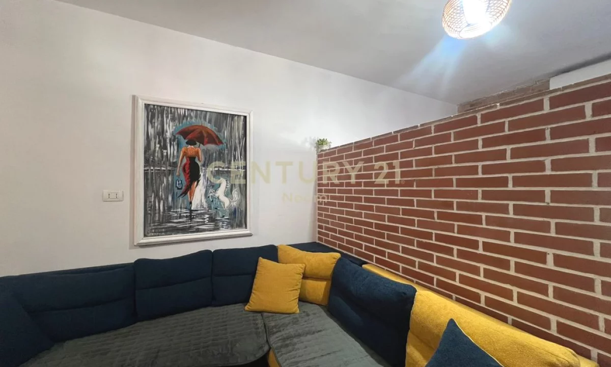 Shtepi me qera Apartament ne Tirane, 2+1, Mobilimi E mobiluar, Pagesa 350  Euro.