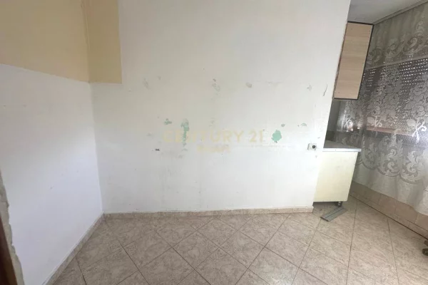 Apartment for sale in Tirana 1+1, Emty