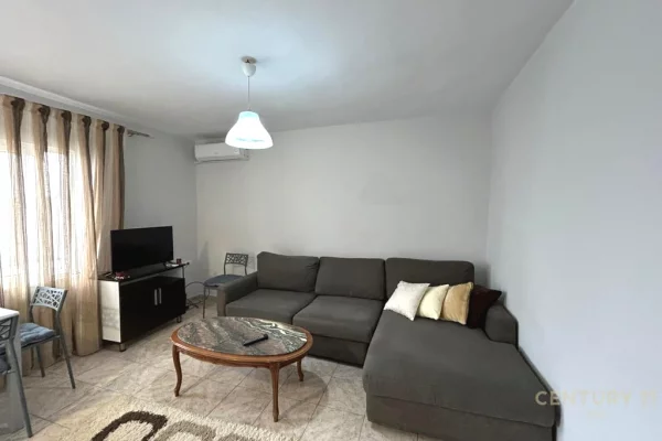 Shtepi me qera Apartament ne Tirane, 1+1, Mobilimi Pjeserisht e mobiluar, Pagesa 550  Euro.