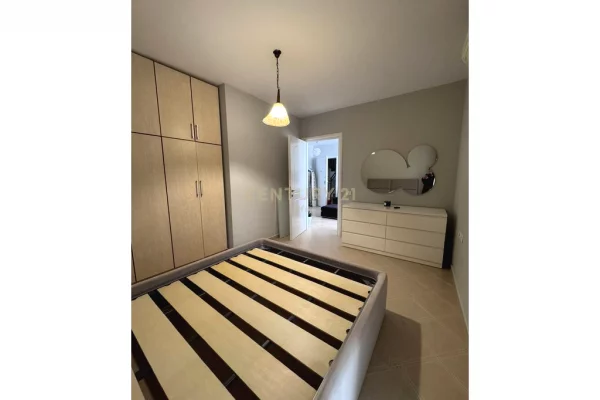 Shtepi me qera Apartament ne Tirane, 1+1, Mobilimi Pjeserisht e mobiluar, Pagesa 650  Euro.