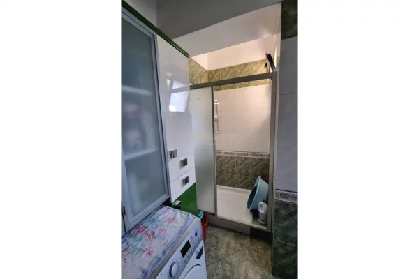 Shtepi me qera Apartament ne Tirane, 2+1, Mobilimi Pjeserisht e mobiluar, Pagesa 700  Euro.