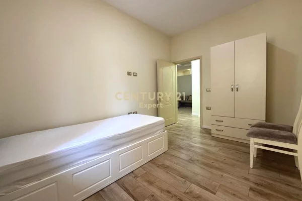 Shtepi me qera Apartament ne Tirane, 2+1, Mobilimi E mobiluar, Pagesa 600  Euro.