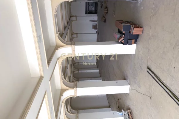 Ambient Komercial me Qira – Casa Italia 7,000 € /Muaj