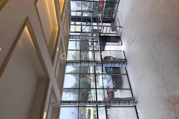 Ambient Komercial me Qira – Casa Italia 7,000 Euro /Muaj