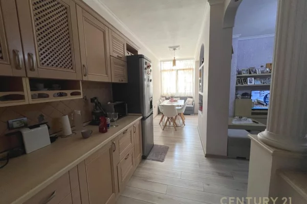 Shtepi me qera Apartament ne Tirane, 2+1, Mobilimi E mobiluar, Pagesa 600  Euro.