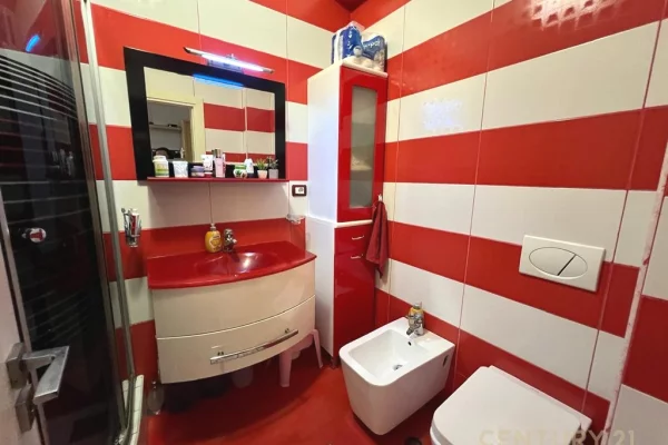 Shtepi me qera Apartament ne Tirane, 2+1, Mobilimi E mobiluar, Pagesa 600  Euro.