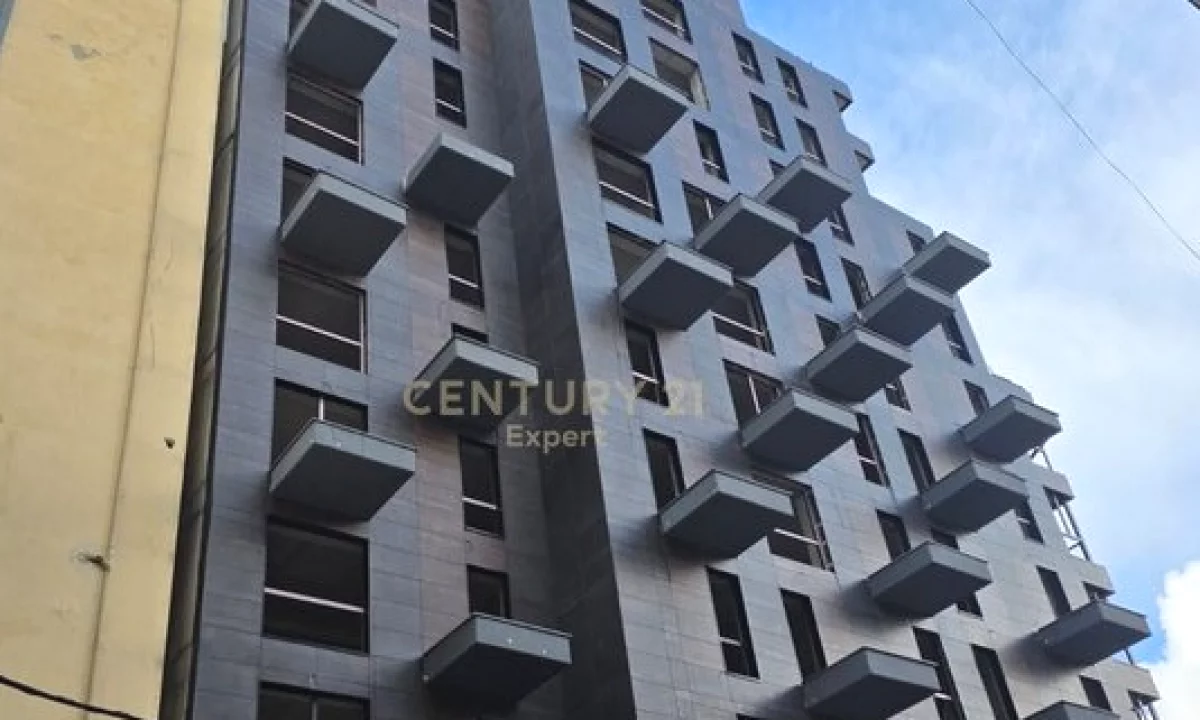 Shtepi ne shitje Apartament ne Tirane, 1+1, Mobilimi Bosh, pa mobiluar, Pagesa 376,000  Euro.