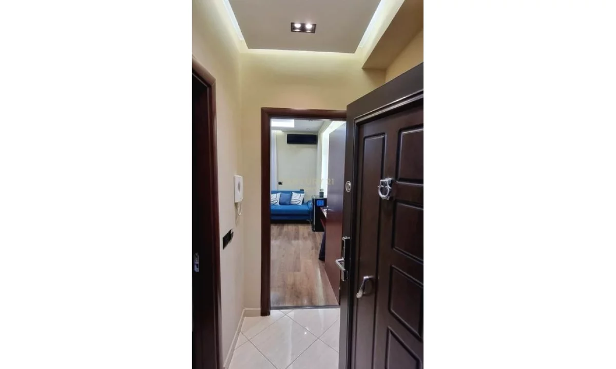 Shtepi ne shitje Apartament ne Tirane, Garsoniere, Mobilimi E mobiluar, Pagesa 114,000  Euro.