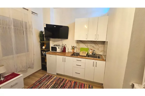 Shtepi ne shitje Apartament ne Durres, Garsoniere, Mobilimi E mobiluar, Pagesa 36,000  Euro.