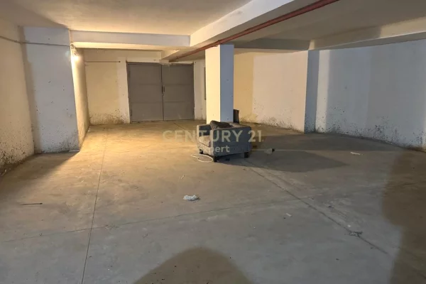 Ambient biznesi ne shitje 4+1 ne Tirane - 135,000 Euro