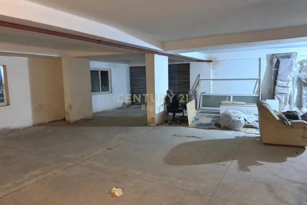 Ambient biznesi ne shitje 4+1 ne Tirane - 135,000 Euro