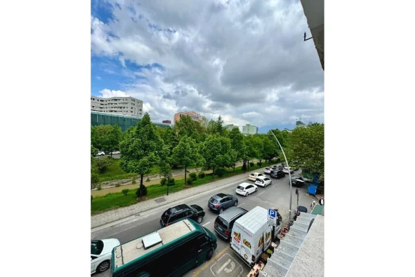 Ambient biznesi me qera 1+1 ne Tirane - 750 Euro