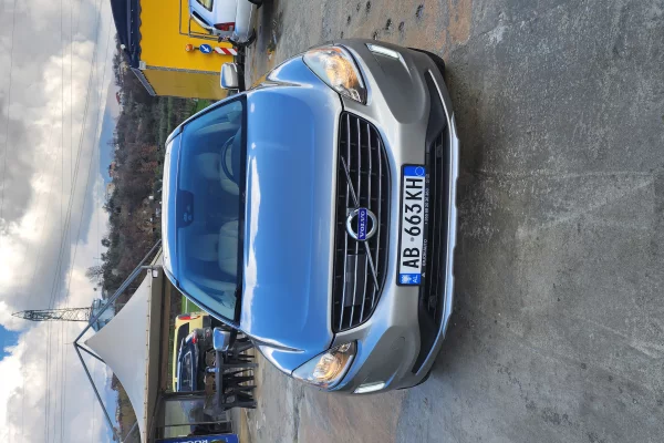 Makina ne shitje ne Tirane - 11,000 Euro