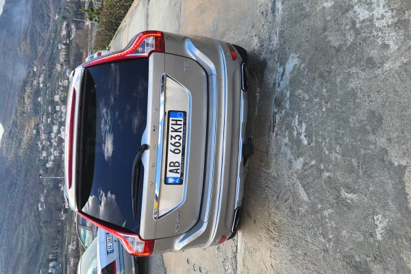 Makina ne shitje ne Tirane, Volvo, 2015 Benzine,Kambio Automatik Pagesa 11,000  Euro.