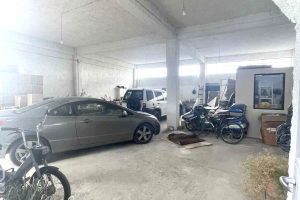 Ambient biznesi me qera 4+1 ne Korce - 1,200 Euro