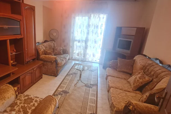 Shtepi me qera 3+1 ne Tirane - 50,000 Leke