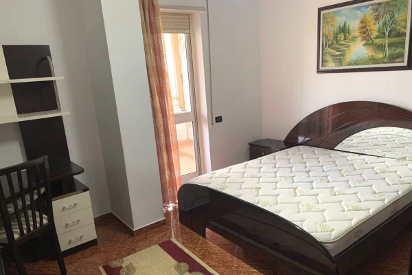 Shtepi me qera Apartament ne Tirane, 2+1, Mobilimi E mobiluar, Pagesa 80,000  Leke.