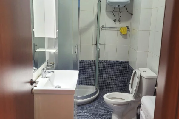 Shtepi ne shitje Apartament ne Tirane, 1+1, Mobilimi E mobiluar, Pagesa 170,000  Euro.