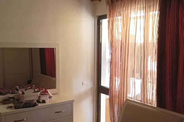 Shtepi me qera Apartament ne Tirane, 2+1, Mobilimi E mobiluar, Pagesa 700  Euro.