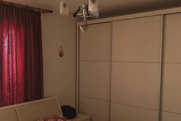 Shtepi me qera Apartament ne Tirane, 2+1, Mobilimi E mobiluar, Pagesa 700  Euro.