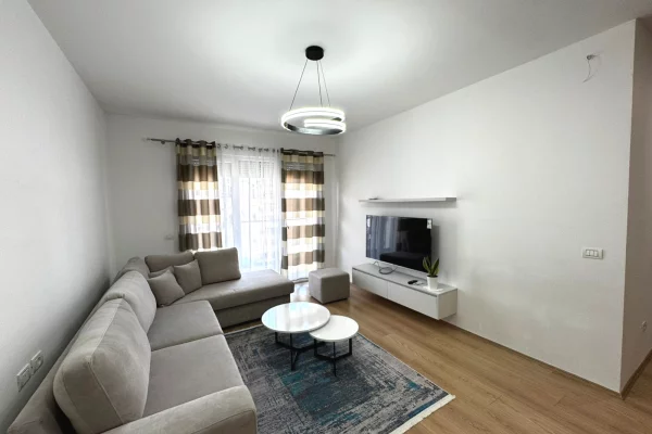 Shtepi me qera 2+1 ne Tirane - 750 Euro