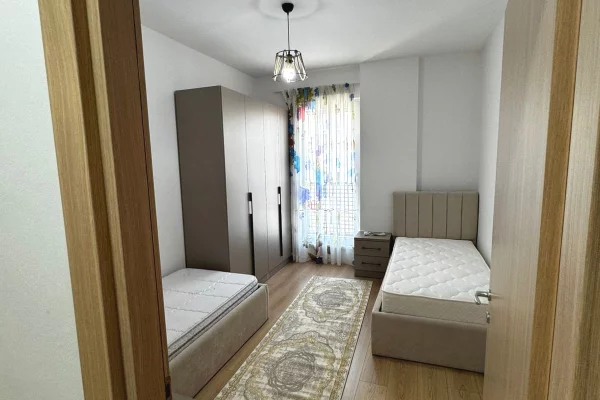 Shtepi me qera 2+1 ne Tirane - 750 Euro