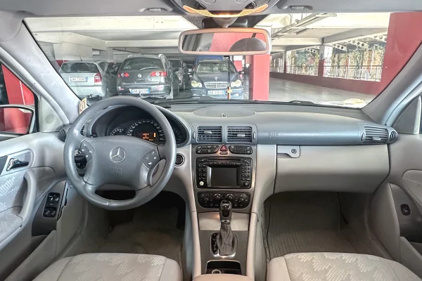 Cars for sale in Tirana, Mercedes-Benz, 2003 gasoline-gas,Kambio Automatik Payment 3,200  Euro.