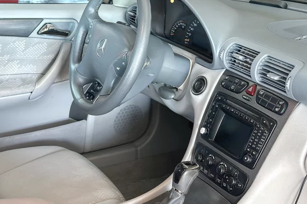 Cars for sale in Tirana, Mercedes-Benz, 2003 gasoline-gas,Kambio Automatik Payment 3,200  Euro.