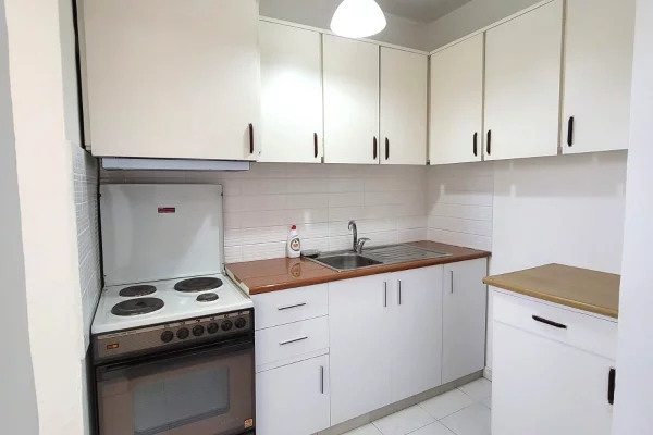 Shtepi me qera 1+1 ne Tirane - 34,000 Leke