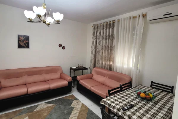 Shtepi me qera 1+1 ne Tirane - 34,000 Leke