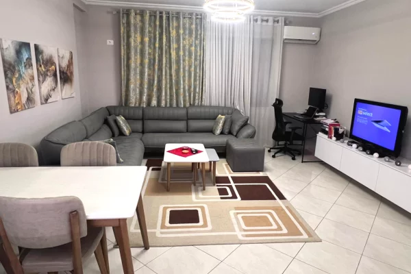 Shtepi me qera Apartament ne Tirane, 1+1, Mobilimi E mobiluar, Pagesa 45,000  Leke.