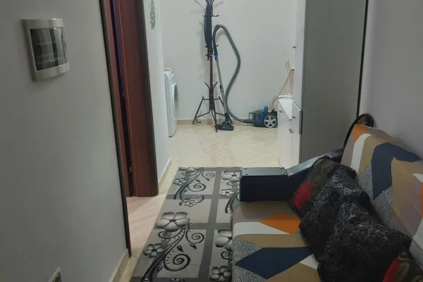 Shtepi ne shitje Apartament ne Pogradec, 1+1, Mobilimi E mobiluar, Pagesa 90,000  Euro.