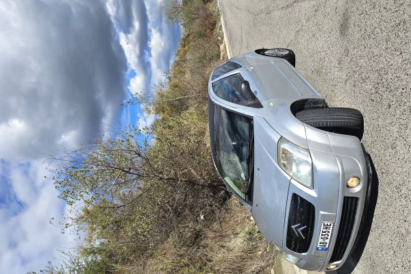 Makina ne shitje ne Tirane - 1,900 Euro