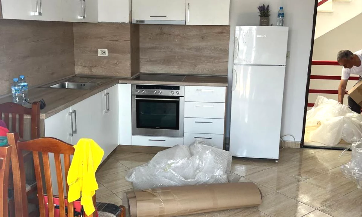 Shtepi me qera Apartament ne Tirane, 1+1, Mobilimi E mobiluar, Pagesa 500  Euro.