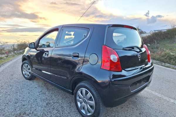 Makina ne shitje  ne Lushnje - 4,200 Euro