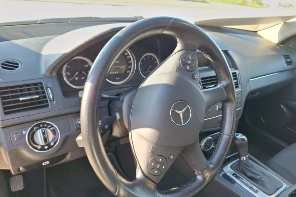 Cars for sale in Elbasan, Mercedes-Benz, 2010 gasoline-gas,Kambio Automatik Payment 6,700  Leke.