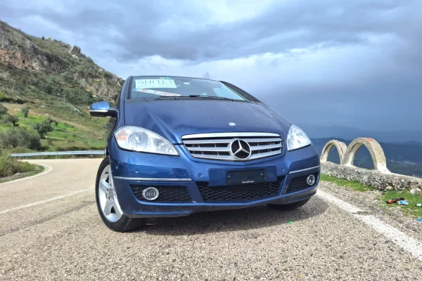 Makina ne shitje ne Lushnje, Mercedes-Benz, 2013 gasoline-gas,Kambio Automatik Pagesa 5,500  Euro.