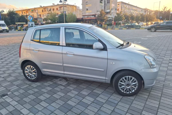 Cars for sale in Elbasan, KIA, 2007 Benzine,Kambio Automatik Payment 3,600  Euro.