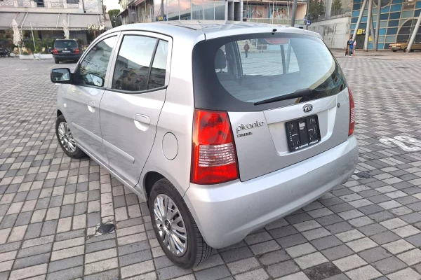Cars for sale in Elbasan, KIA, 2007 Benzine,Kambio Automatik Payment 3,600  Euro.