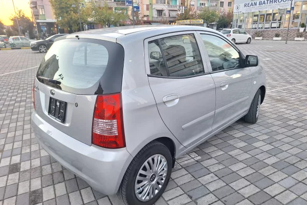 Cars for sale in Elbasan, KIA, 2007 Benzine,Kambio Automatik Payment 3,600  Euro.