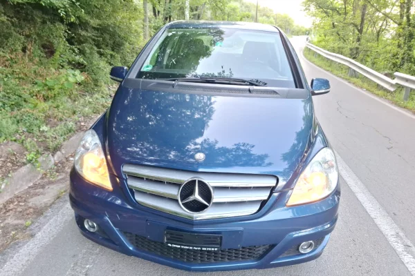 Makina ne shitje  ne Elbasan - 5,200 Euro