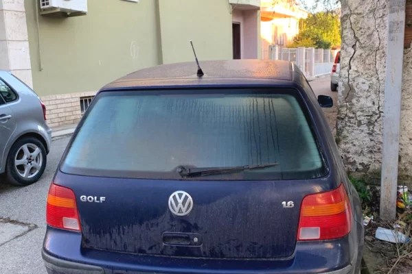 Makina ne shitje  ne Elbasan - 15,000 Euro