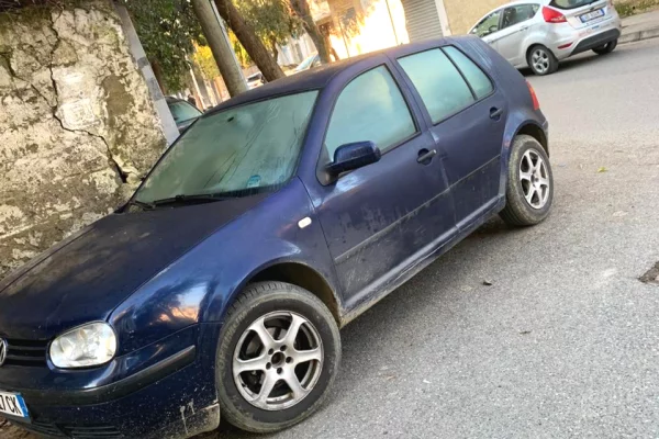 Makina ne shitje  ne Elbasan - 15,000 Euro