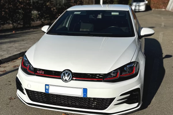 Makina ne shitje  ne Tirane - 22,000 Euro