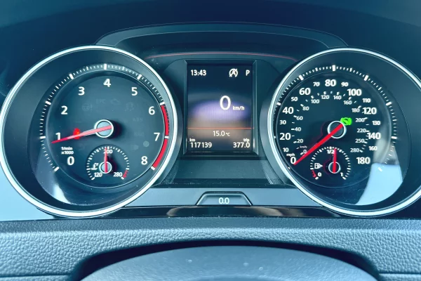 Makina ne shitje ne Tirane, Volkswagen, 2020 Benzine,Kambio Automatik Pagesa 22,000  Euro.