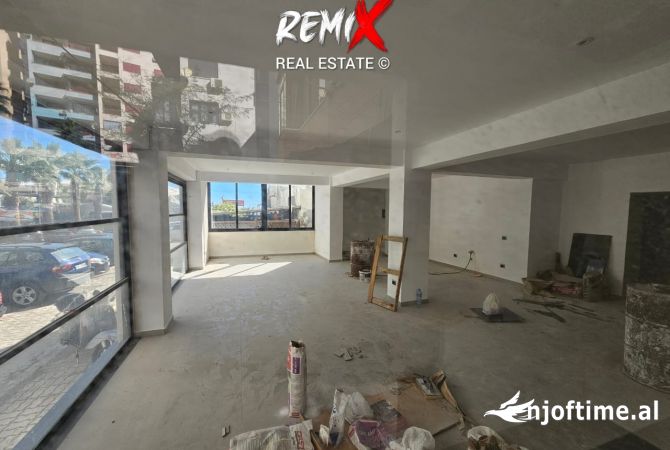 Ambiente Commerciale in Affitto 2+1 a Durazzo - 1,500 Euro