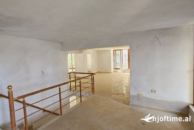 Duplex (2 storey house) for sale in Durres 3+1, Emty