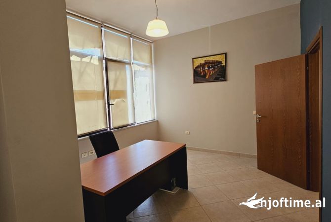 AMBIENT BIZNESI PER QERA PRANE GJYKATES, DURRES